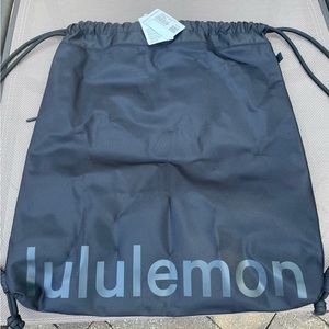 Lululemon lightweight gym sack, black, new with tags